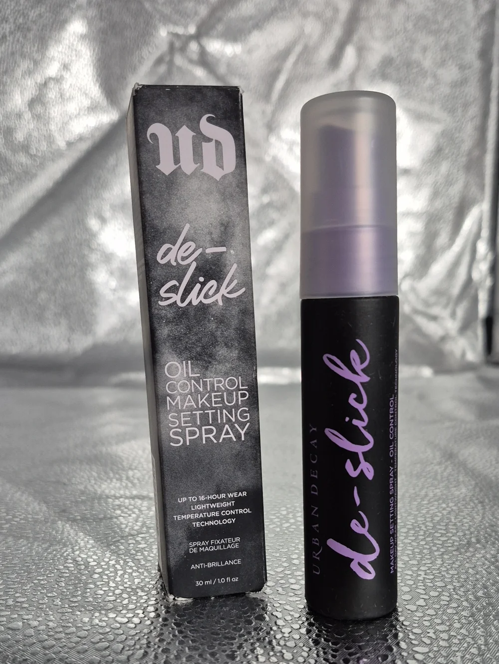 The Urban Decay De-Slick Oil-Control Makeup Setting Spray - New